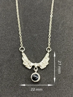 Цепочка с крыльями и проекцией Я тебя люблю на 100 языках