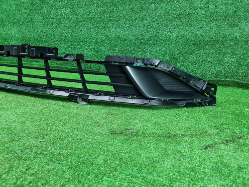 Решетка переднего бампера Geely Preface (24-нв)