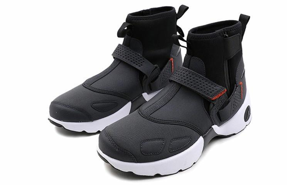 Кроссовки Jordan Trunner Lx High
