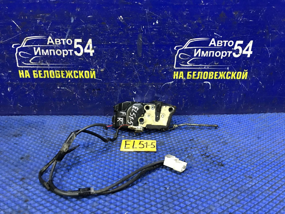 Замок двери передней правой TOYOTA CORSA 1997