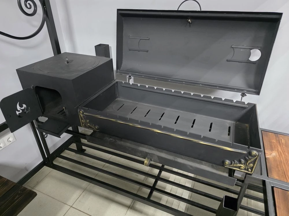 Мангальная зона 5 мм с крышей: мангал + печь под казан с трубой, столик и табуретка Если вам нужна мангальная зона купить в Казани и вы ищете мангальную зону с крышей, обратите внимание на этот вариант: мангал 5 мм, мангал с крышкой гриль, мангал гриль с термометром, мангал с термодатчиком, мангал с шибером, регулировка тяги, мангал для шашлыка, мангал для дачи, мангал для дома, мангал для беседки, мангал под решетку, жаровня 89x40, глубина 15 см, печь под казан 5 мм, печь под казан с трубой, печь под казан с заслонкой, казан 3 литра, казан 4 литра, казан 6 литров, казан 8 литров, казан 10 литров, казан 12 литров, кольца под казан, колосник, зольник, пламегаситель, столик для мангальной зоны, мангальная зона со столом, мангальная зона с табуреткой, уличная кухня, барбекю зона, мангальный комплекс, зона барбекю, мангальная зона в наличии Казань, доставка мангальной зоны Казань, установка мангальной зоны