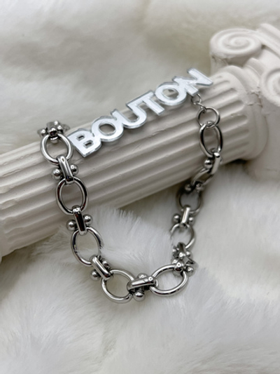 Серебристый браслет с крупными звеньями