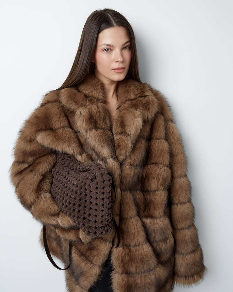 Шуба укороченная из искусственного меха соболя ореховый
