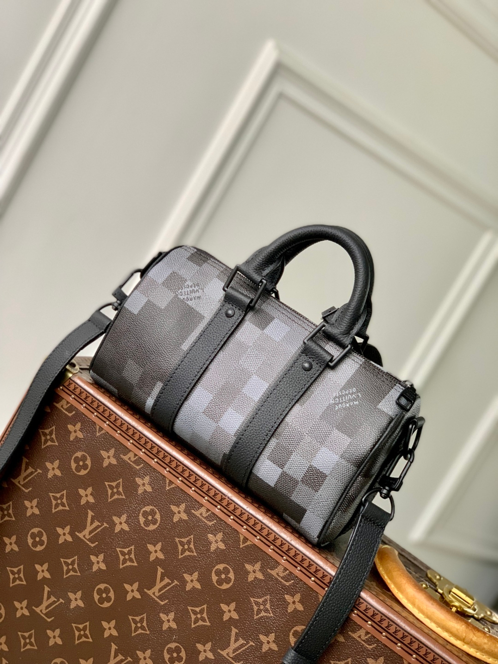 Louis Vuitton Keepall 25