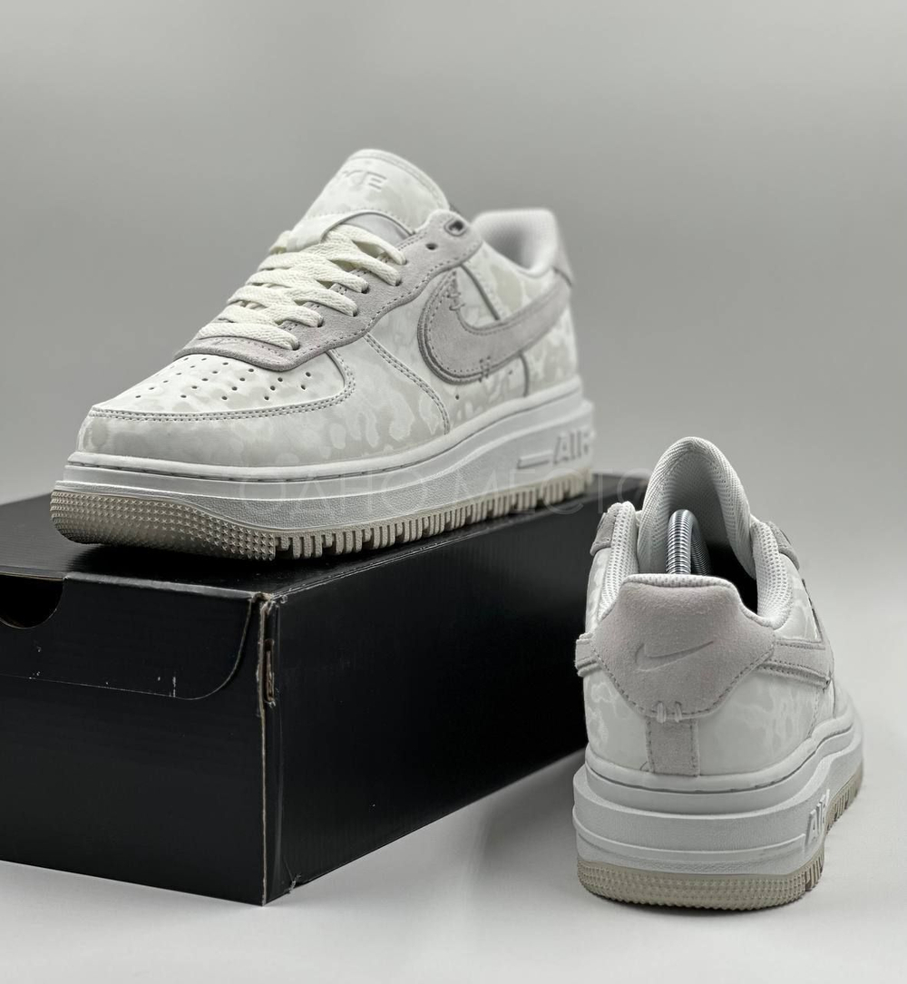 Nike Air Force 1 Lux