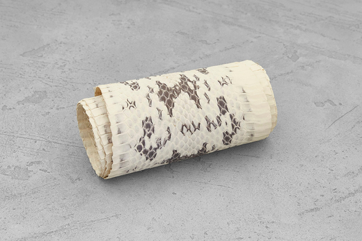 Кожа змеи 1200×80-100мм (серая матовая)