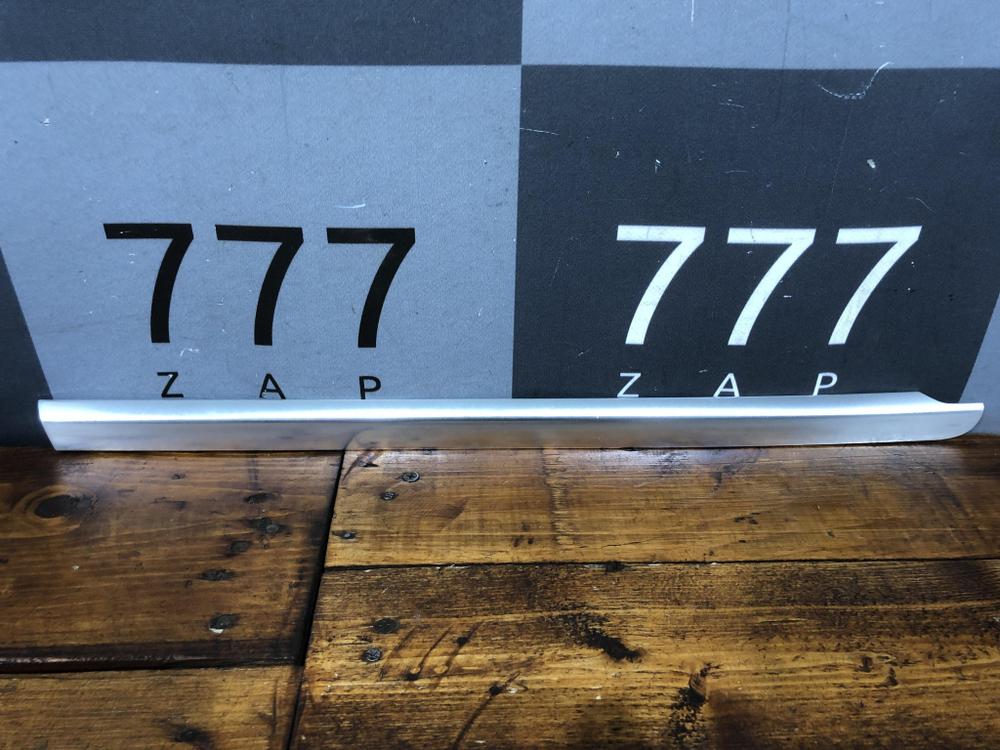 Накладка стекла заднего левого Mercedes GLC (X253) 15-нв Б/У Оригинал A2536700122