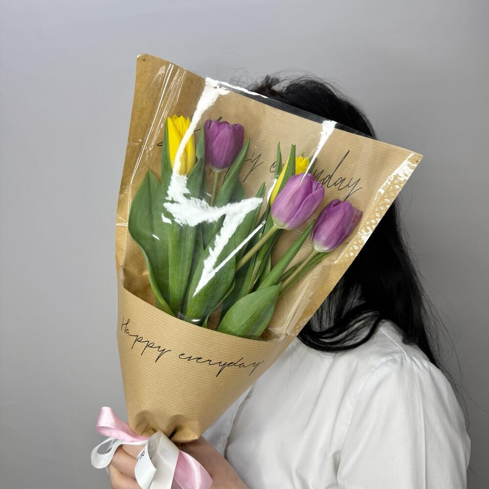 5 тюльпанов микс в крафте