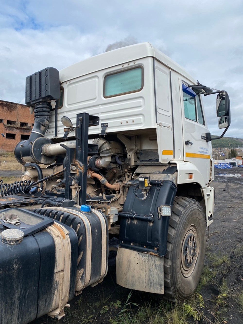 КамАЗ 53504 6x6 Седельный тягач 53504-50 (Дизельный, 11,8 л, 300 л.с., МТ)