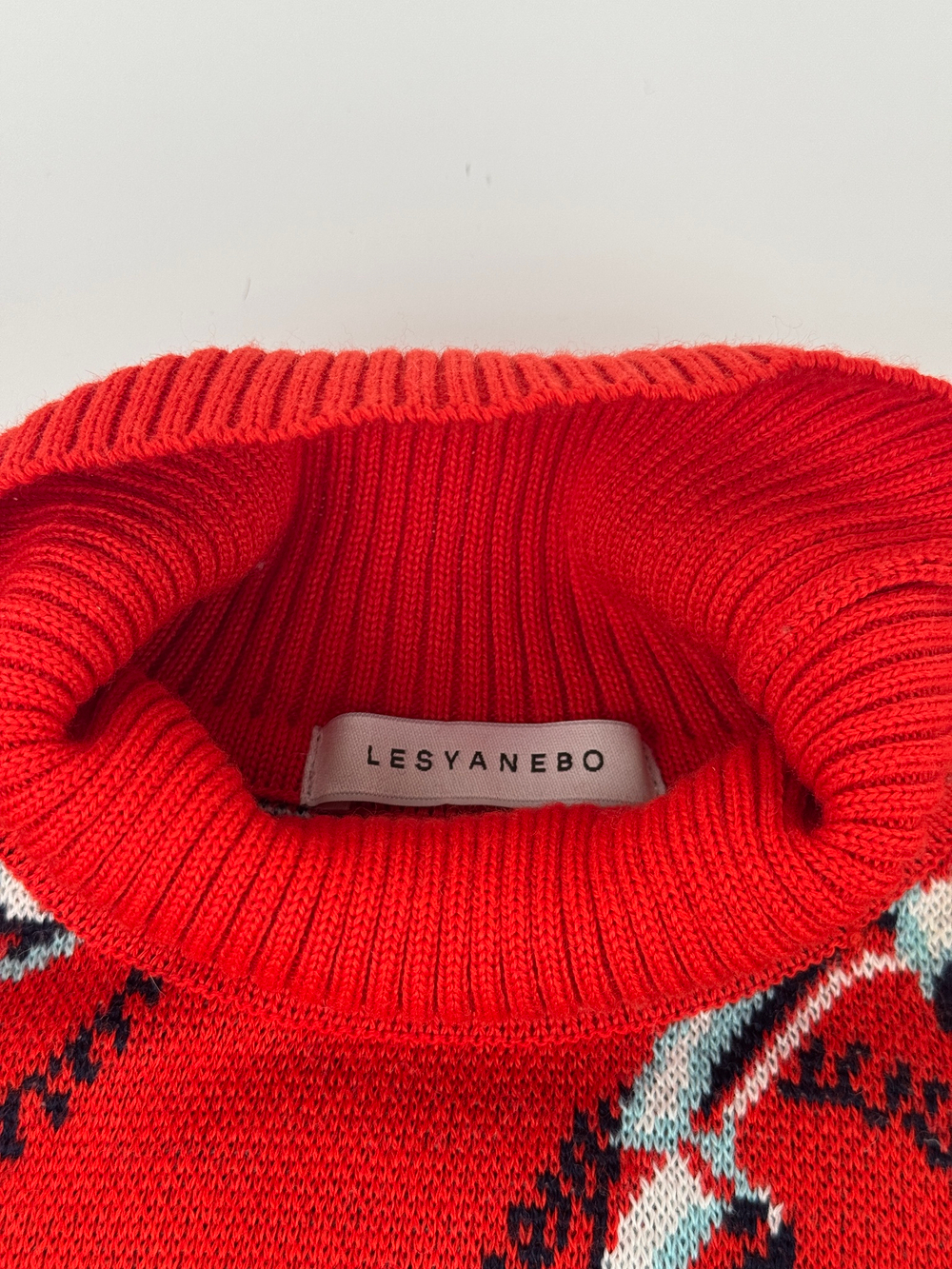 Свитер Lesyanebo