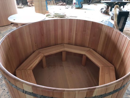 Круглая купель из кедра