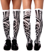 Бело-черные гольфы с принтом-тату (Цвет: белый)