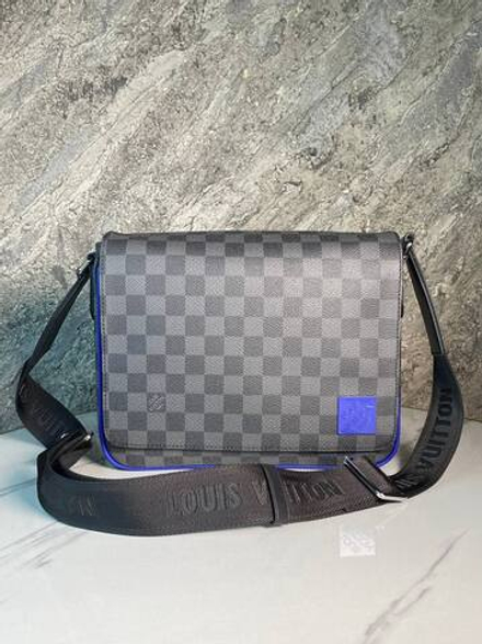 Сумка-мессенджер Louis Vuitton