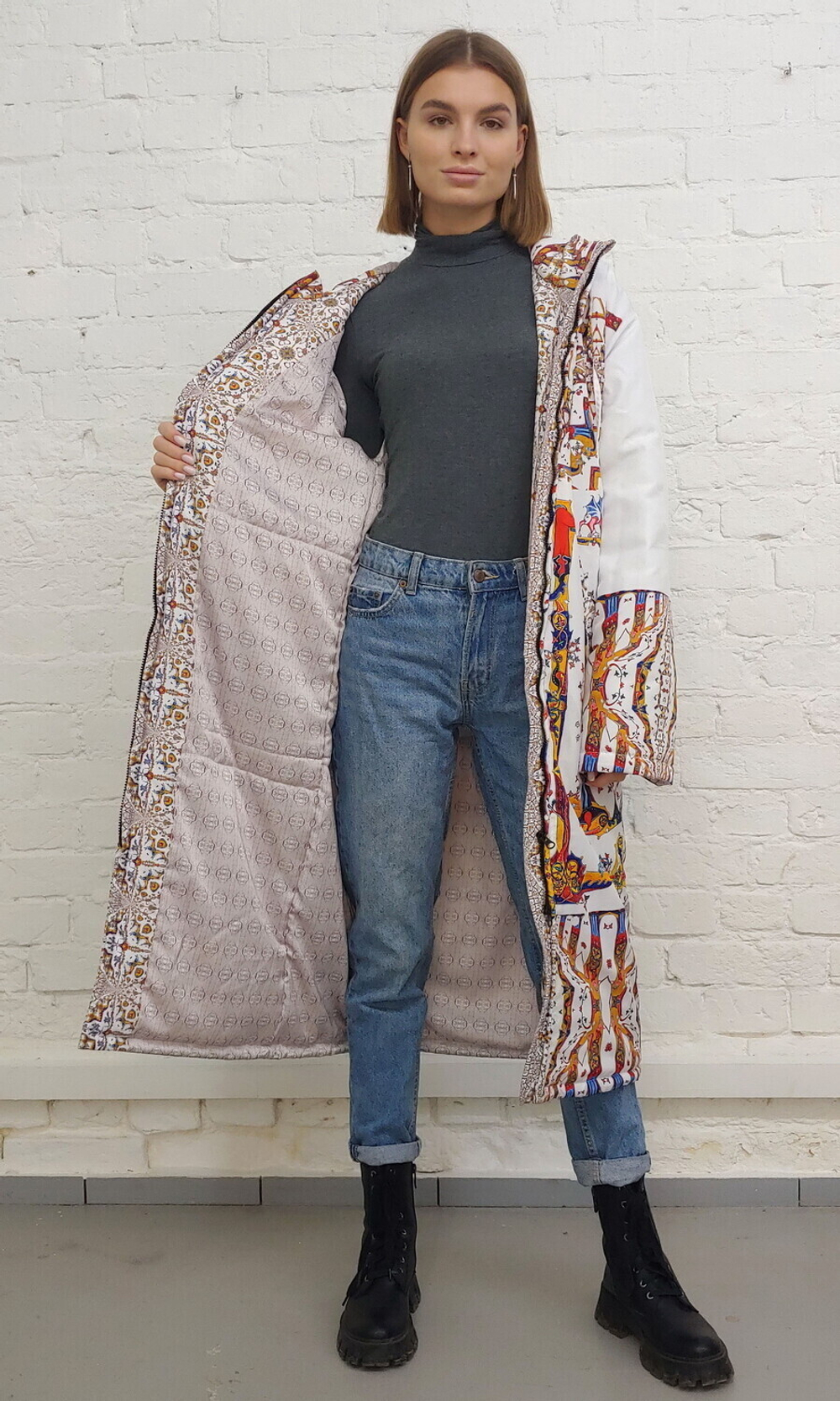 Пальто "Лабиринт 2", по мотивам средневековых буквиц и фантастических существ со страниц Псалтыри Латтрелла