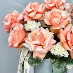 «Утренняя заря» Цветы в коробке из французской розы