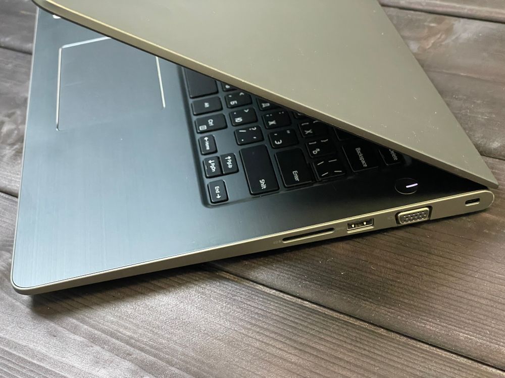 Ноутбук Dell Vostro P75G