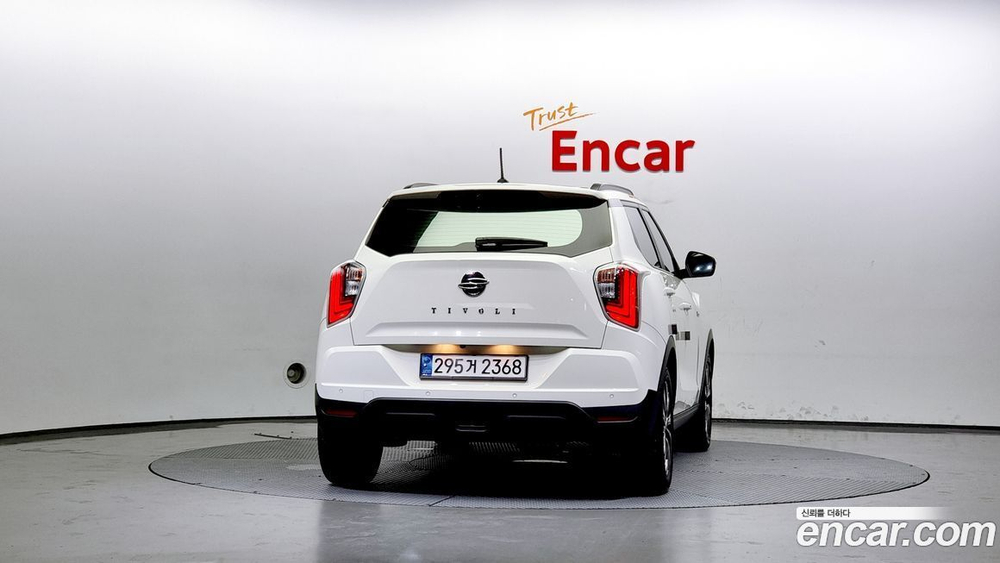 KG Mobility (Ssangyong) Very New Tivoli Бензин 1.5 2WD (11.2020)