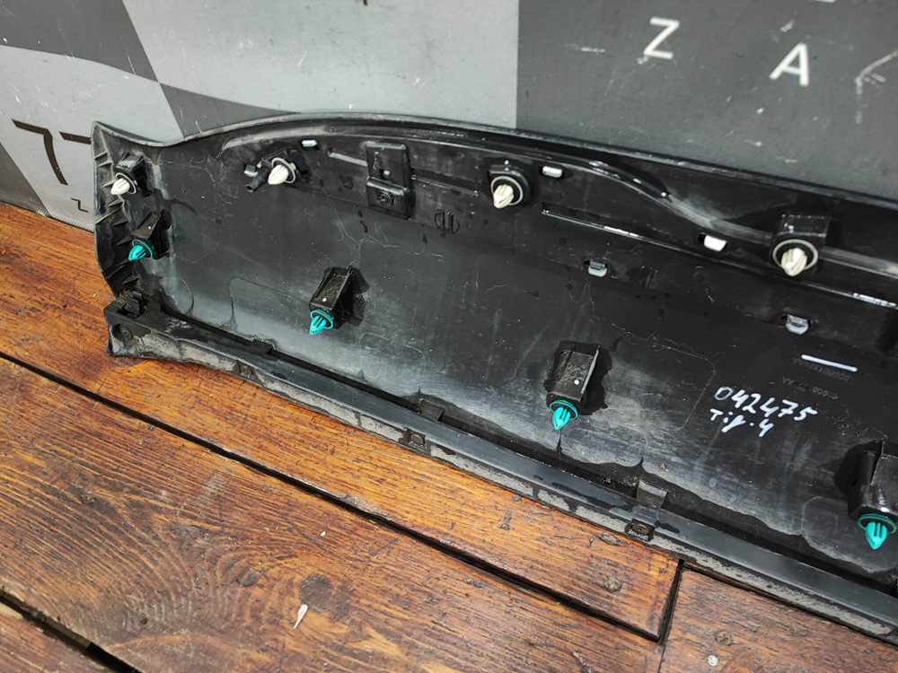 Накладка двери передней правой Chery Tiggo 4 18-нв Б/У Оригинал 609000758AA