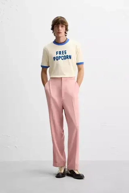 ZARA Х HARRY LAMBERT ФУТБОЛКА С КОНТРАСТНОЙ НАДПИСЬЮ, ЖЕЛТОВАТО-БЕЛЫЙ