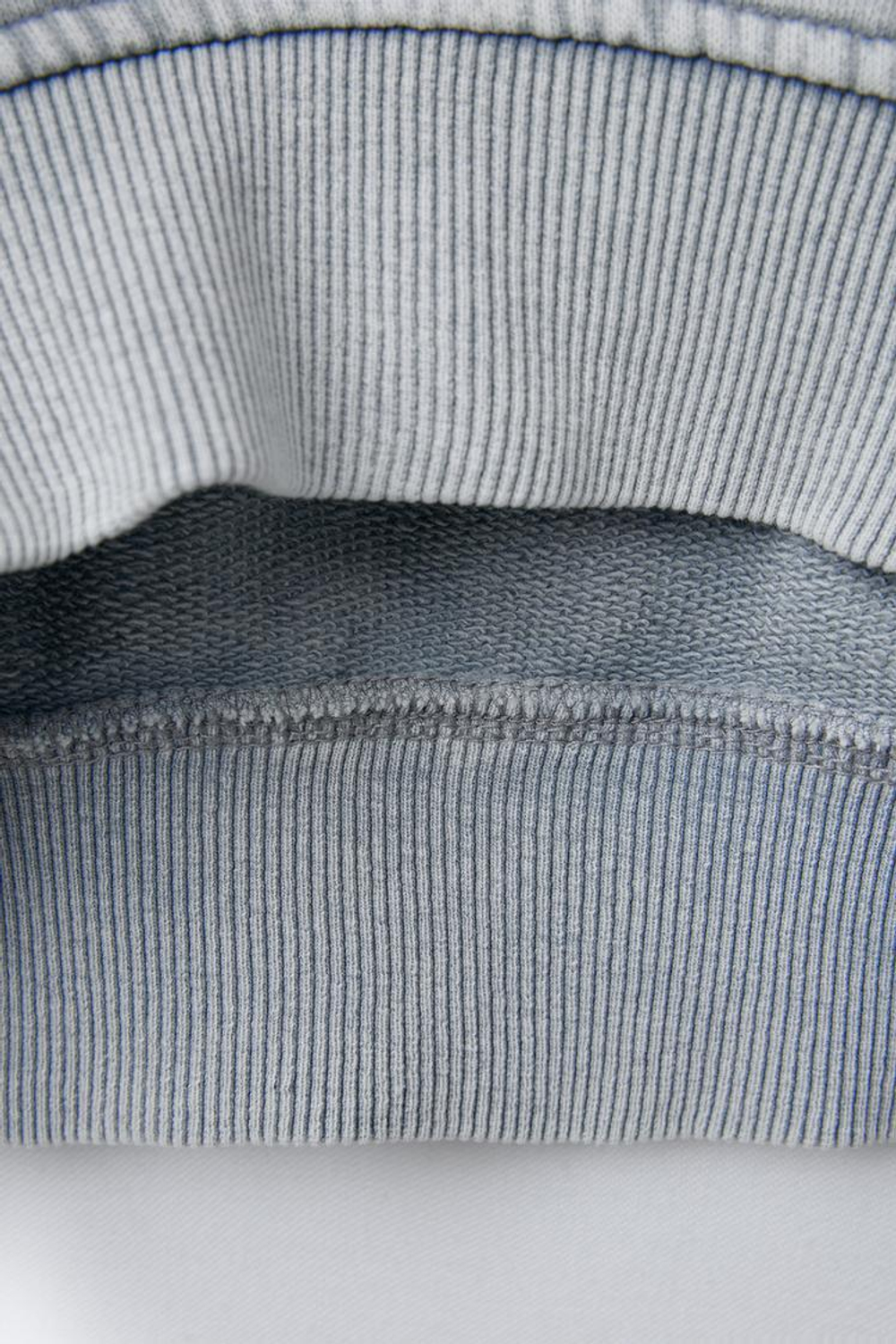 ZARA ТОЛСТОВКА С ЭФФЕКТОМ ПОТЕРТОСТИ И ПРИНТОМ LILO & STITCH © DISNEY, АНТРАЦИТОВО-СЕРЫЙ