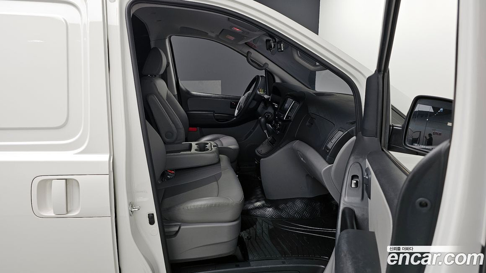 Hyundai The New Grand Starex Van 3-х местный (08.2019)