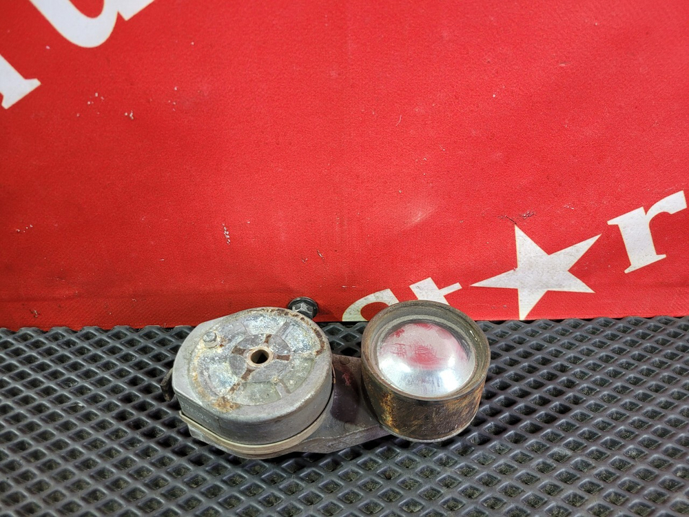 Ролик натяжитель приводного ремня