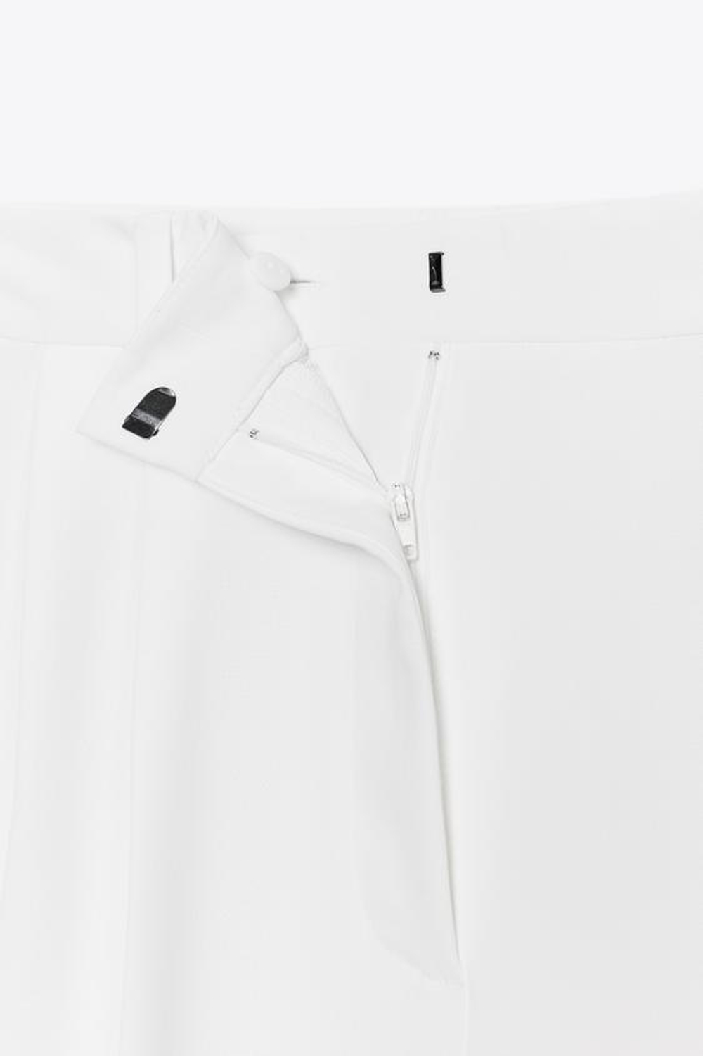 ZARA ШИРОКИЕ БРЮКИ С ЗАЩИПАМИ, ЖЕЛТОВАТО-БЕЛЫЙ