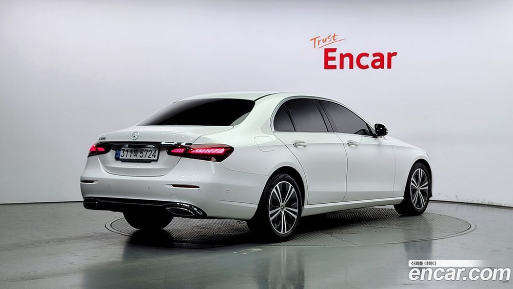 Mercedes-Benz E-Class W213 E250 Avangarde (08.2021)