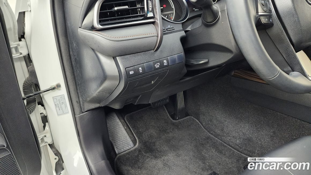 Toyota Camry (XV70) 2.5 XLE Hybrid (08.2019)
