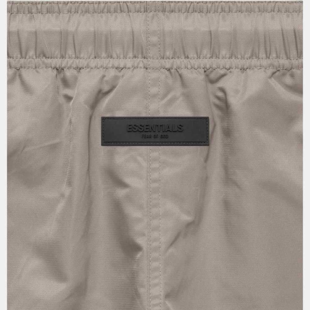 Шорты Fear of God Essentials Running Short Desert Taupe, FOG-SS22-469