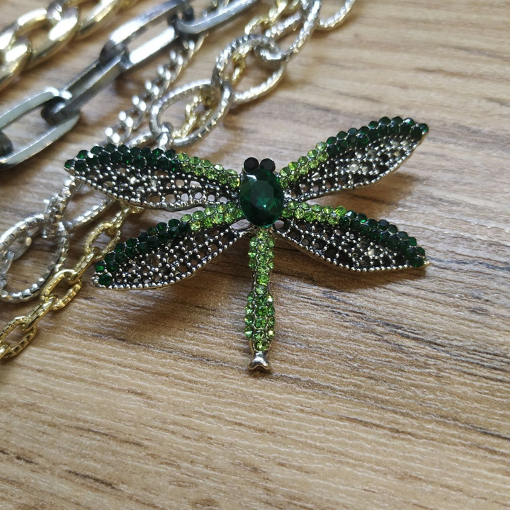 Брошь-кулон Стрекоза ажурная стразы цвет салатовый зеленый металл серебристый