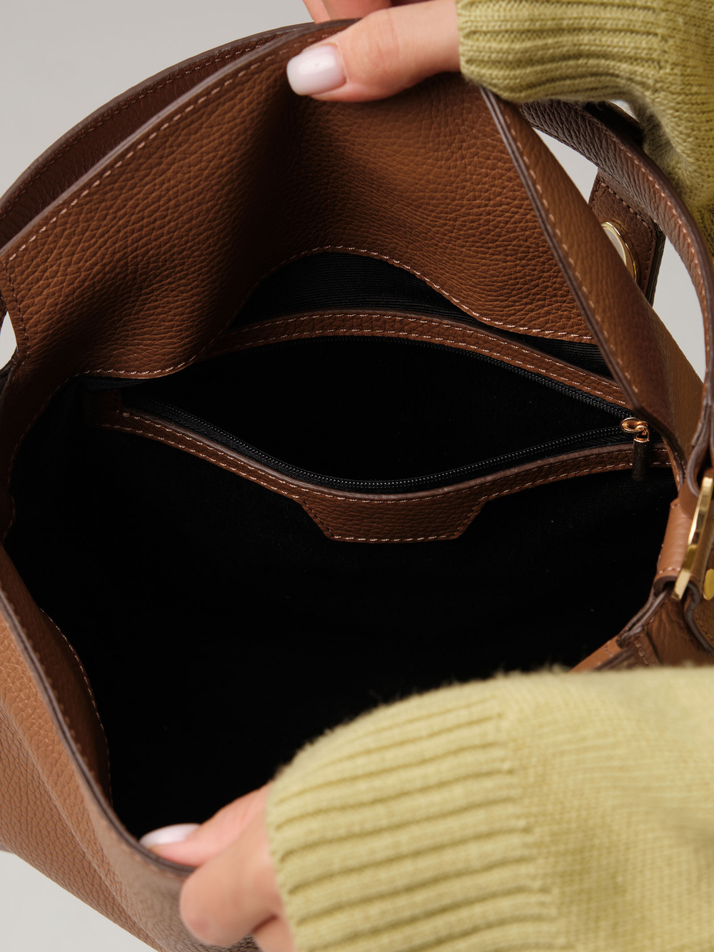 Кожаная сумка Azaro 30956 орех