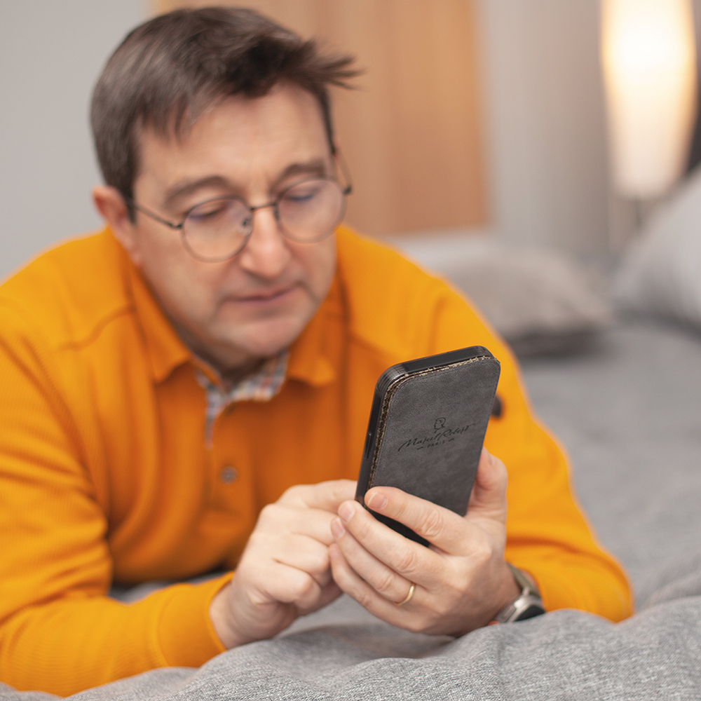 Чехол для iPhone 15 Pro Max из кожи питона, зеленого цвета