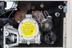 Роликовый конвейерный запайщик DBF-900W