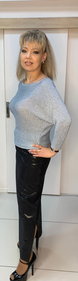 Черная юбка с "лазерным" блеском