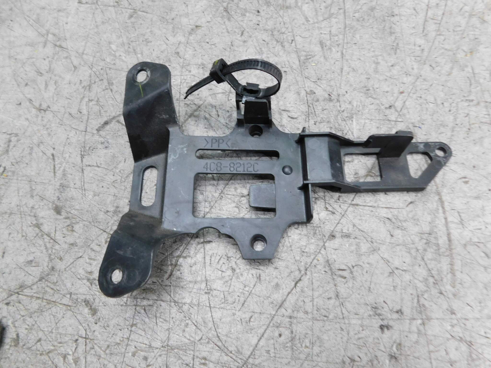 пластик внутренний Yamaha YZF-R1 2007 4C8-8212C-00-00