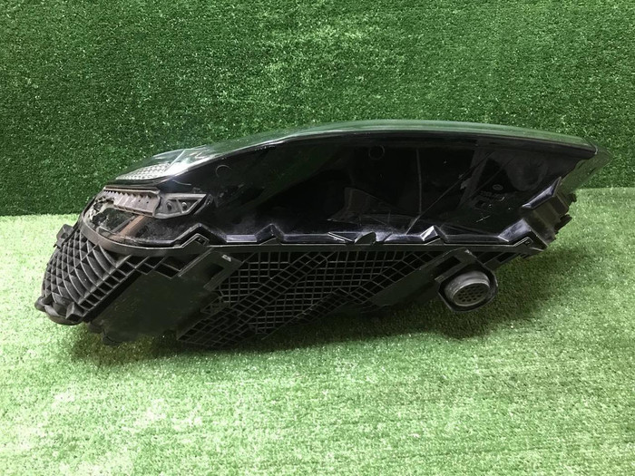 Фара правая Audi Q7 2 (2019-н.в.) LED