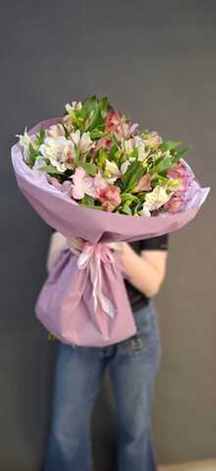 Букет из альстромерий