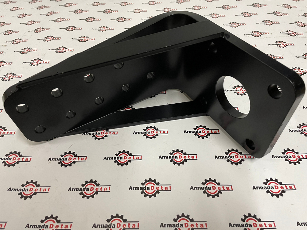 Кронштейн крыла 4CX (правый, уголок) | 123/02953 | Spare Parts