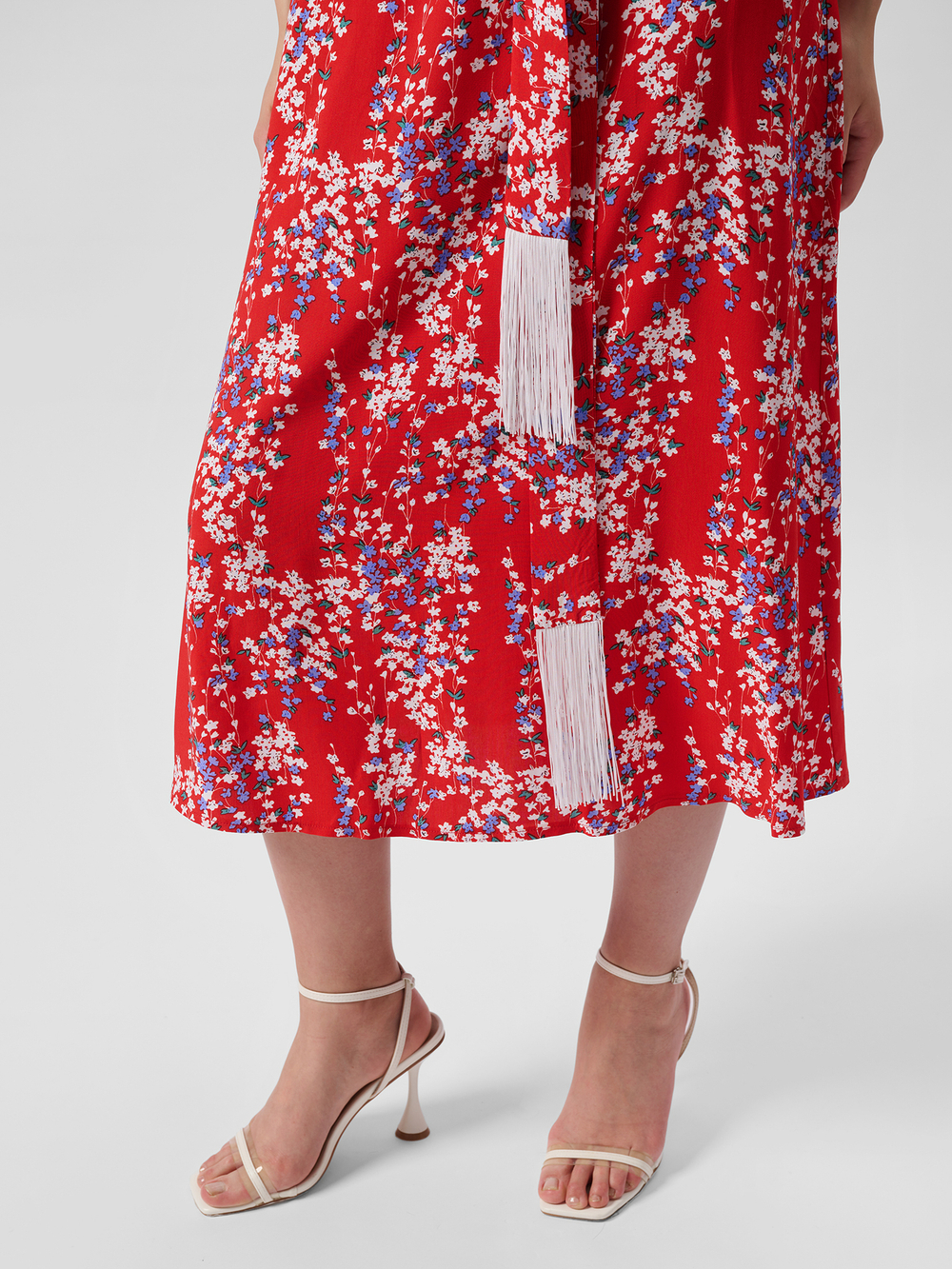 ПЛАТЬЕ С ЦВЕТАМИ