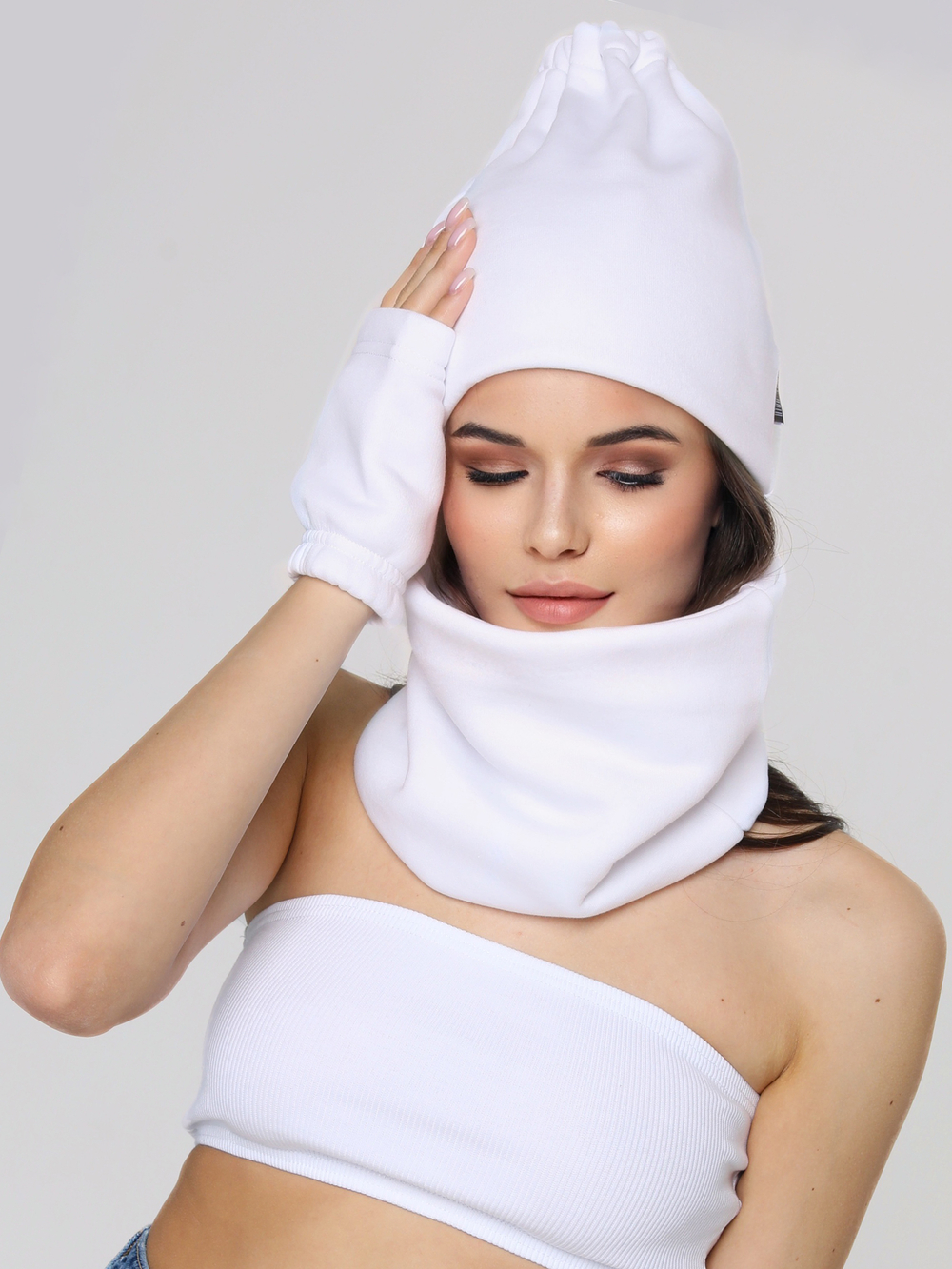 Шапка бини с начесом для хвоста, дред и кос