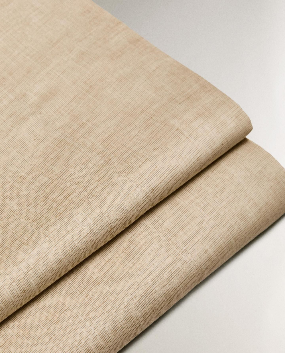 Zara Home - Простыня из сатина с текстурным эффектом, бежевый, 290x280 см