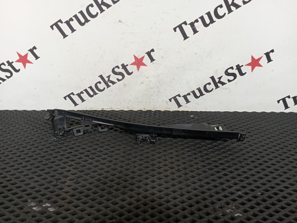 Накладка салона боковая левая