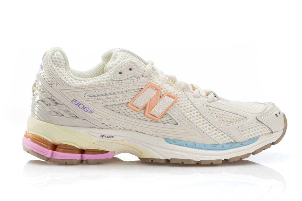 New Balance 1906R "Sea Salt Pink Sugar"