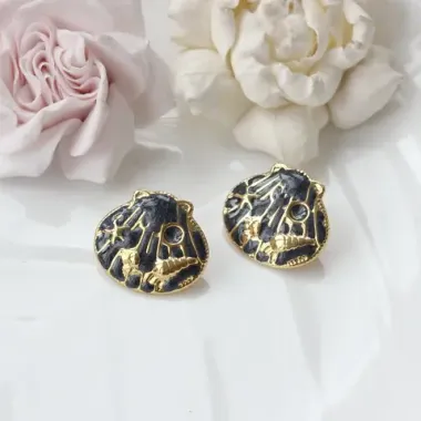 Серьги пусеты Ракушки с эмалью, чёрный, 22*25 мм, сталь, позолота, СГ036