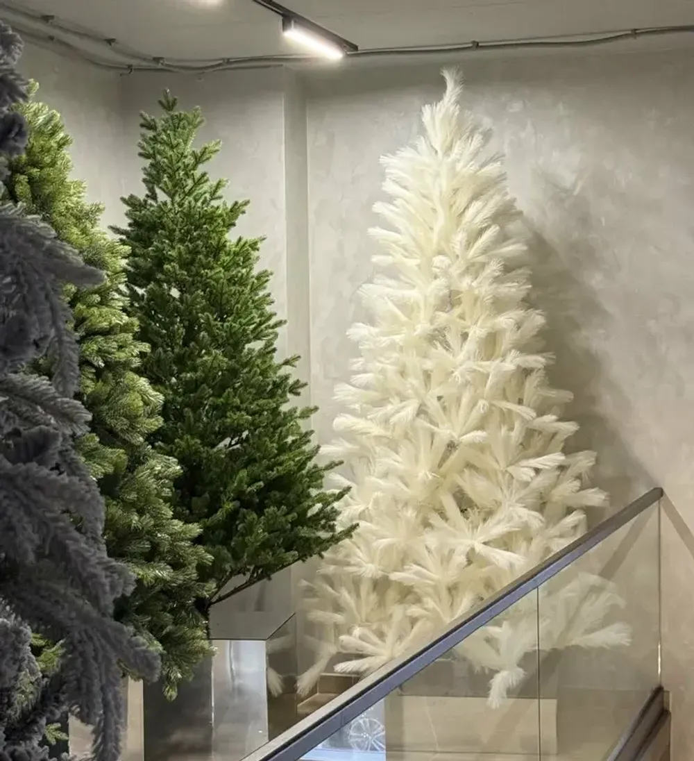 белая пампасная елка