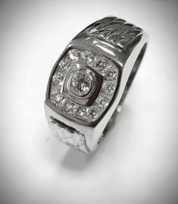 Мужское кольцо "Печатка Эстерелла" из серебра 925 пробы с фианитом