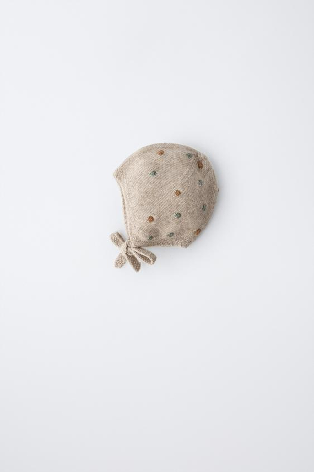 ZARA ТРИКОТАЖНЫЙ ЧЕПЧИК С ШАРИКАМИ, СВЕТЛО-БЕЖЕВЫЙ