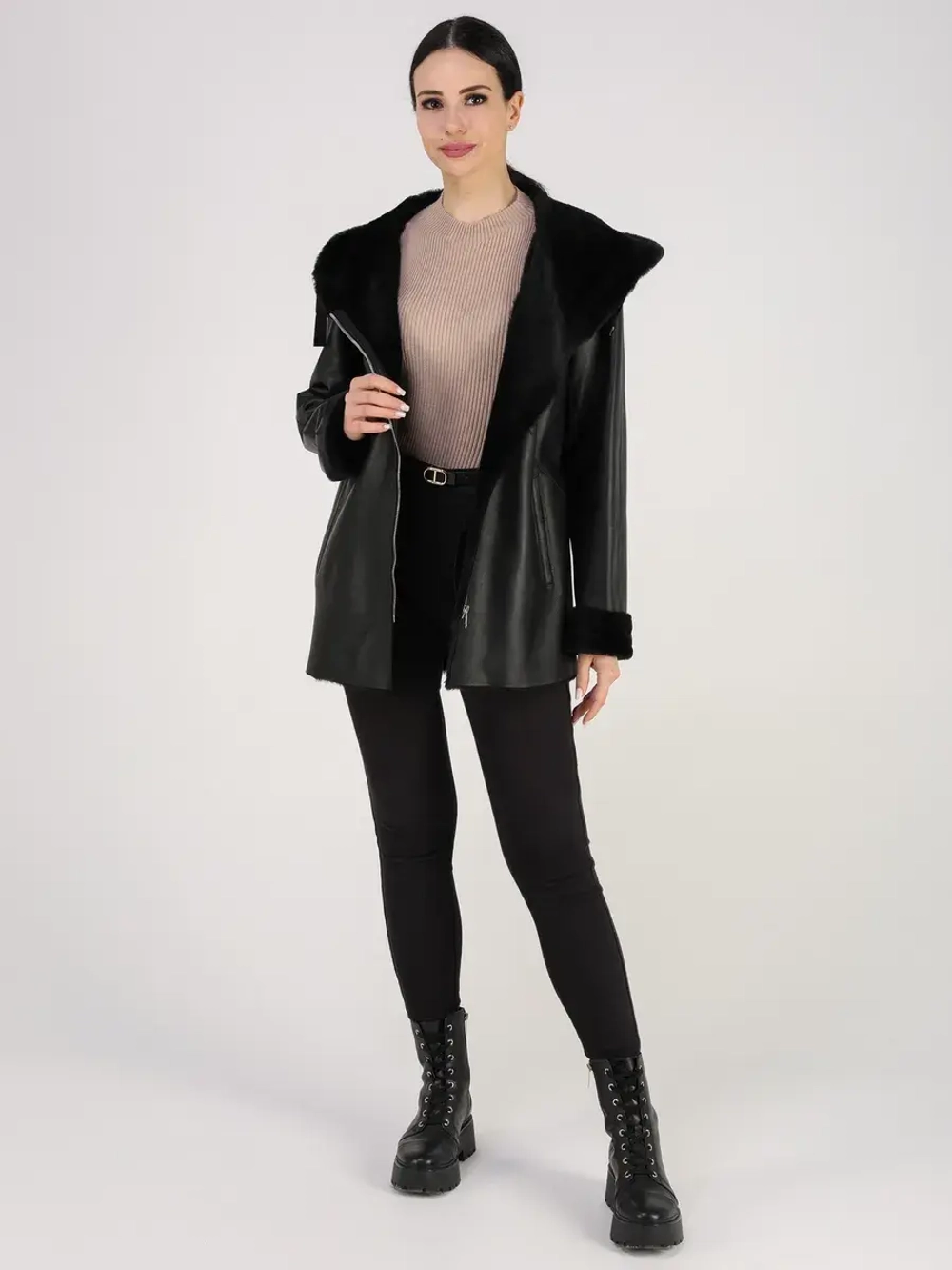 Дубленка зимняя натуральная с капюшоном