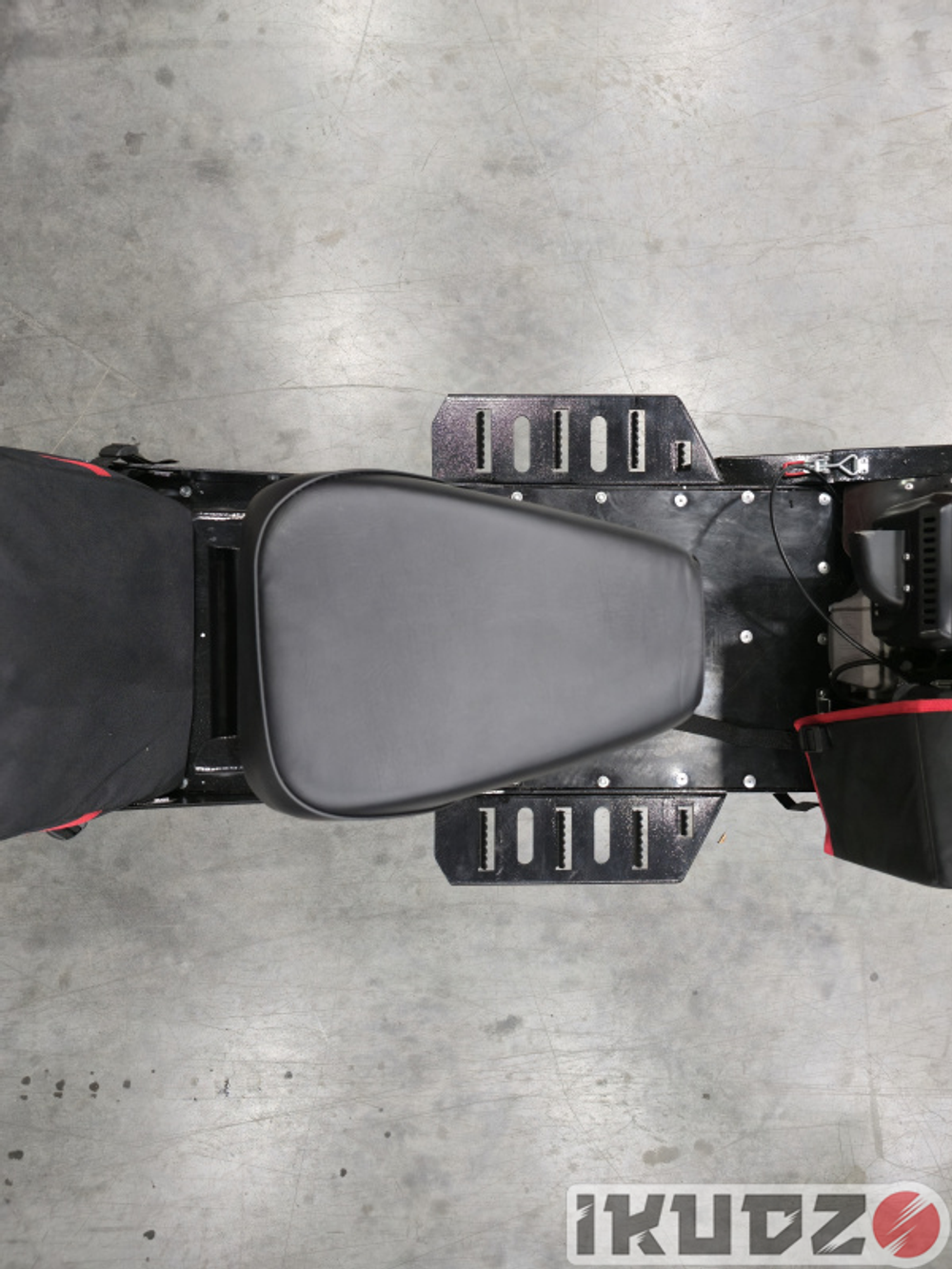 Мотоснегокат (сноуборд) IKUDZO SNOWBIKE 20л.с.